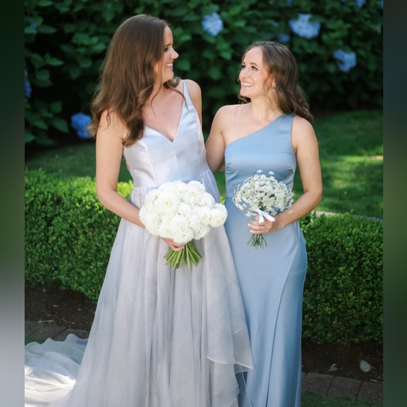 BHLDN Dylan One-Shoulder Satin Side-Slit Gown | Dusty Blue | size 2 - Picture 4 of 8